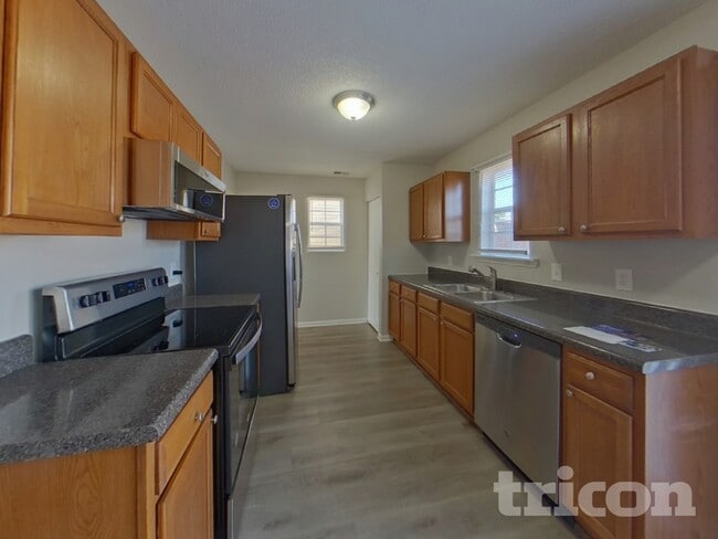 Building Photo - 204 Fox Grove Cir