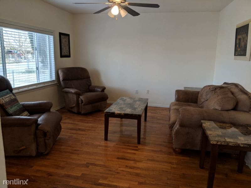 Primary Photo - 3 br, 1 bath House - 203 N 2nd St