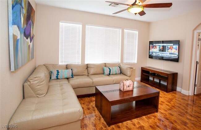 Foto del edificio - 8777 W Maule Ave