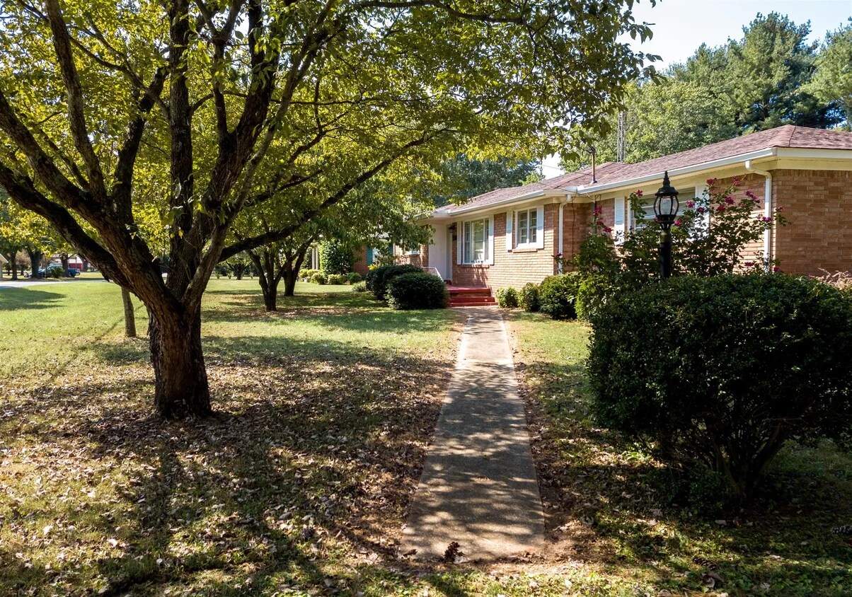 Primary Photo - 110 Elk Acre Dr