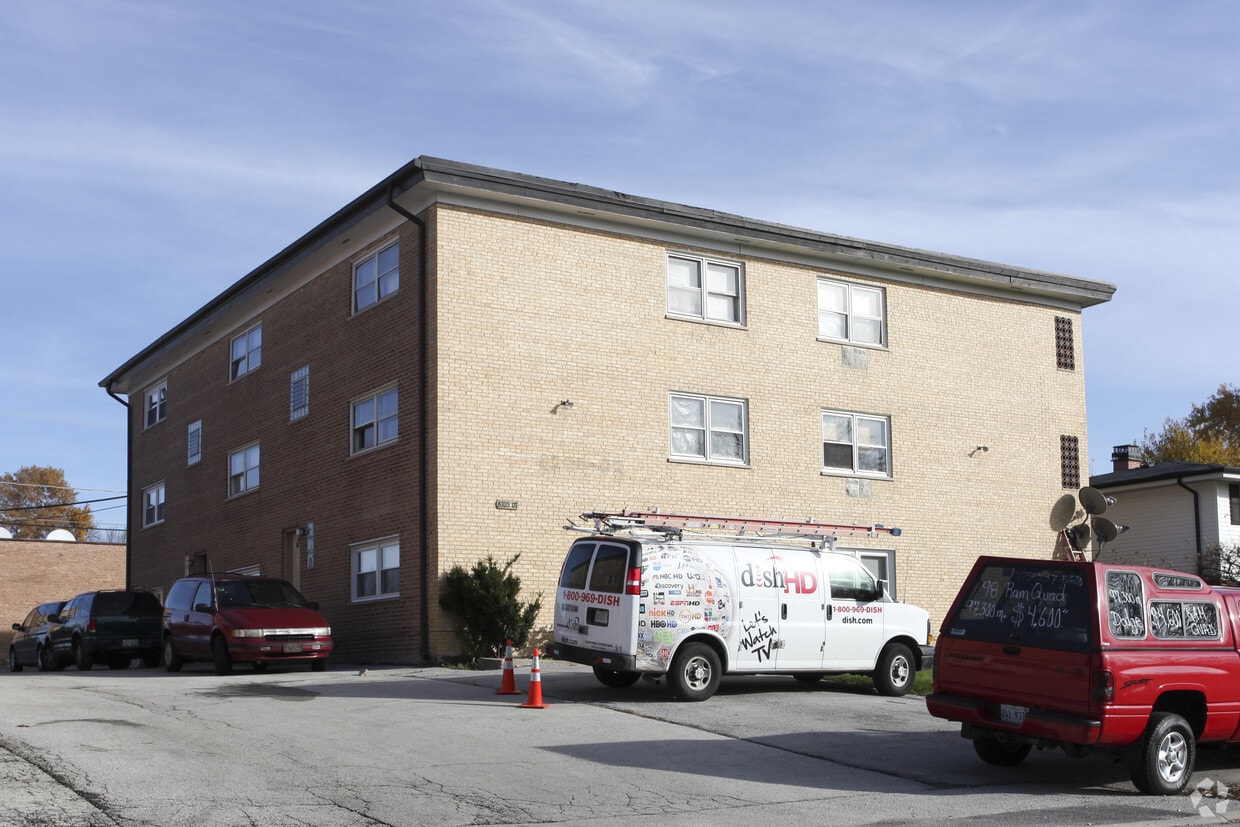 Primary Photo - 8705 S 81st Ave