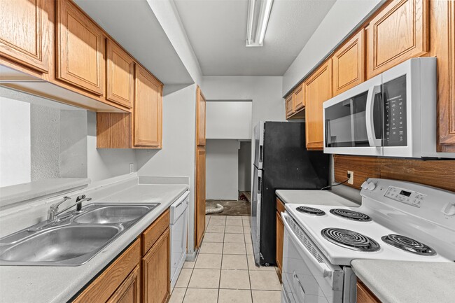 Foto del edificio - 9090 S Braeswood Blvd