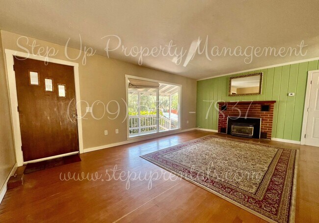 Foto del edificio - Updated 2-Bed, 2-Bath Home with Bonus Room...