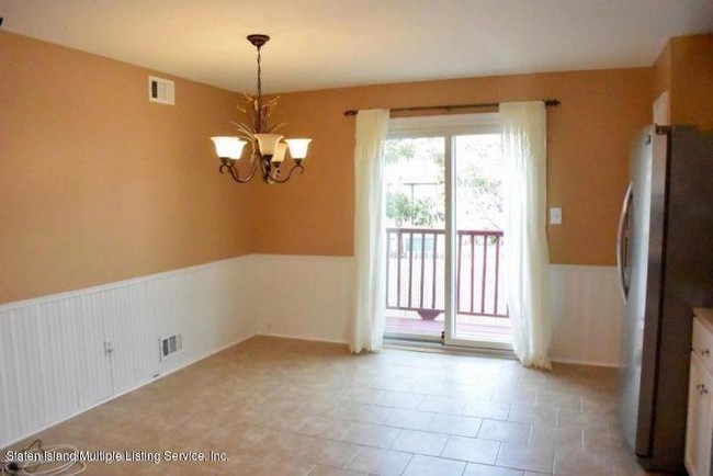 Building Photo - 27 Bentley Ln