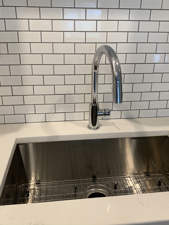 New stainless steel sink with pull out spray faucet - 961 Fairlawn Ave