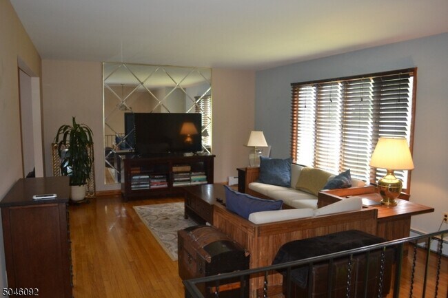 Foto del edificio - 21 Clover Ln