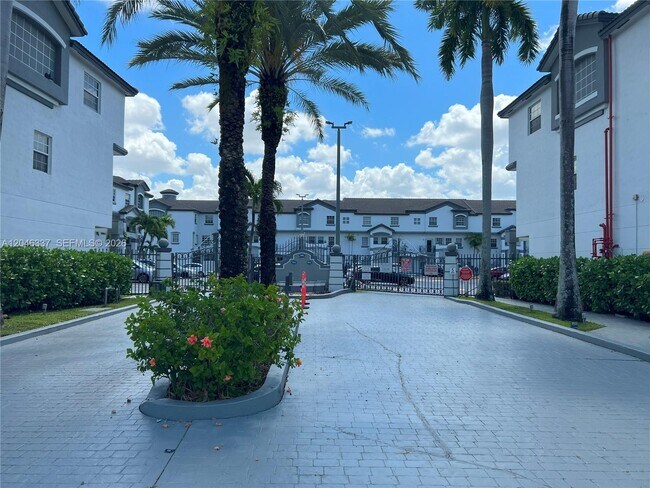 Foto del edificio - 925 NW 82nd Ave