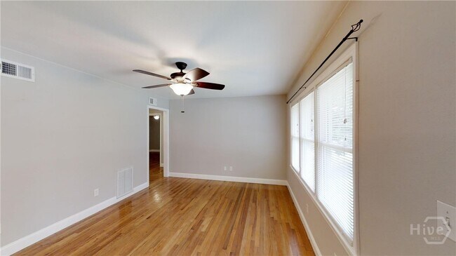 Foto del edificio - 1801 E 59th St