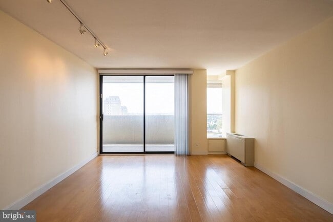 Foto del edificio - 224-30 W Rittenhouse Square