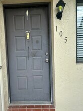 Building Photo - 21950 Soundview Terrace