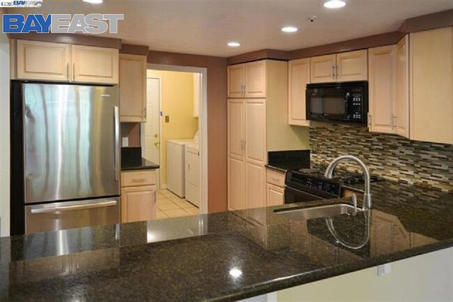 Building Photo - 132 Westfield Cir