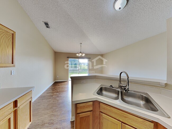 Foto del edificio - 6407 Tabogi Trl