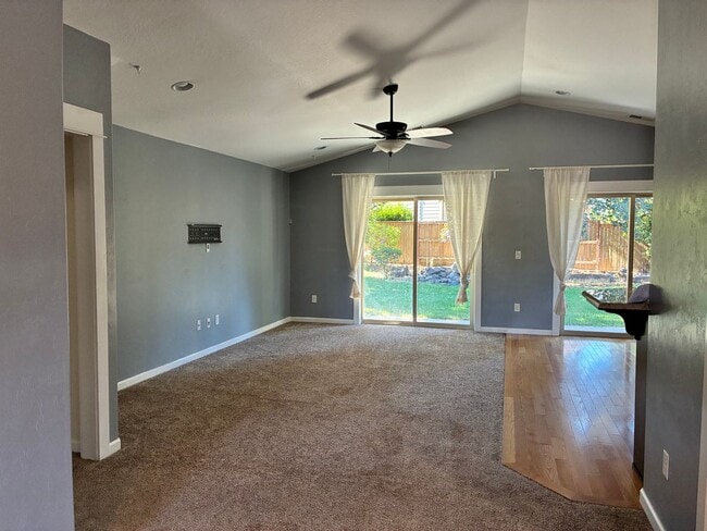 Building Photo - Beautiful East Medford 4 Bedroom 2 Bathroom Home
