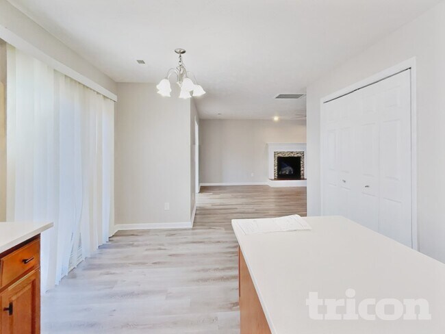 Foto del edificio - 200 Lattimore Rd