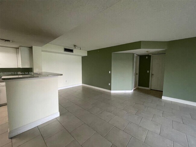 Foto del edificio - 5005 Wiles Rd