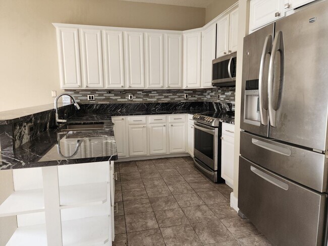 Foto del edificio - Hunters Creek Home with Fenced Back Yard in Guard-Gated Golf Community