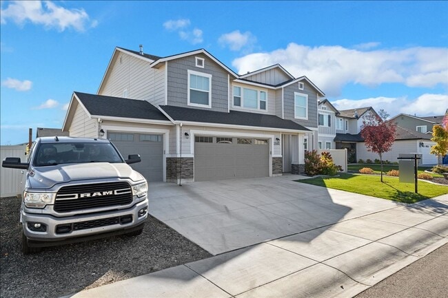 Building Photo - 2044 Kodiak St