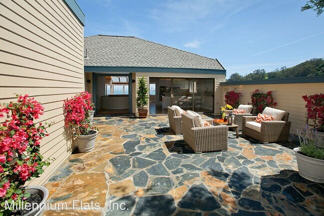 Building Photo - 4 br, 3.5 bath House - 7 Channing Way