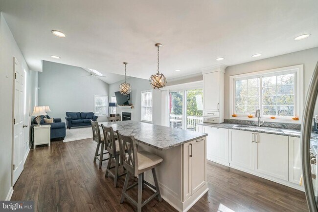 Foto del edificio - 1004 Bayberry Ln