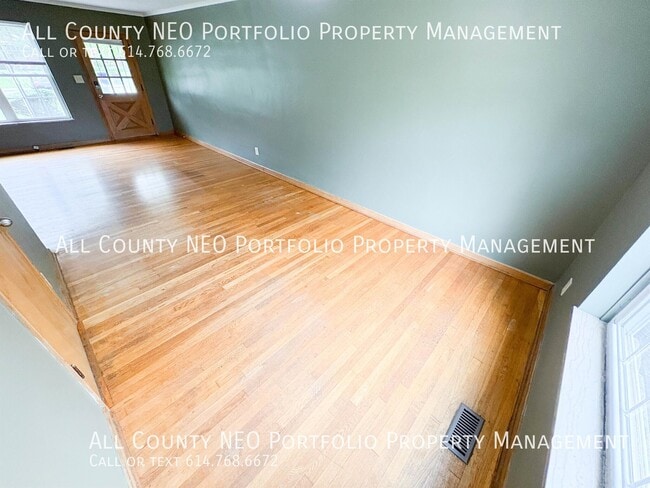 Building Photo - 2139 Ridgeview Rd