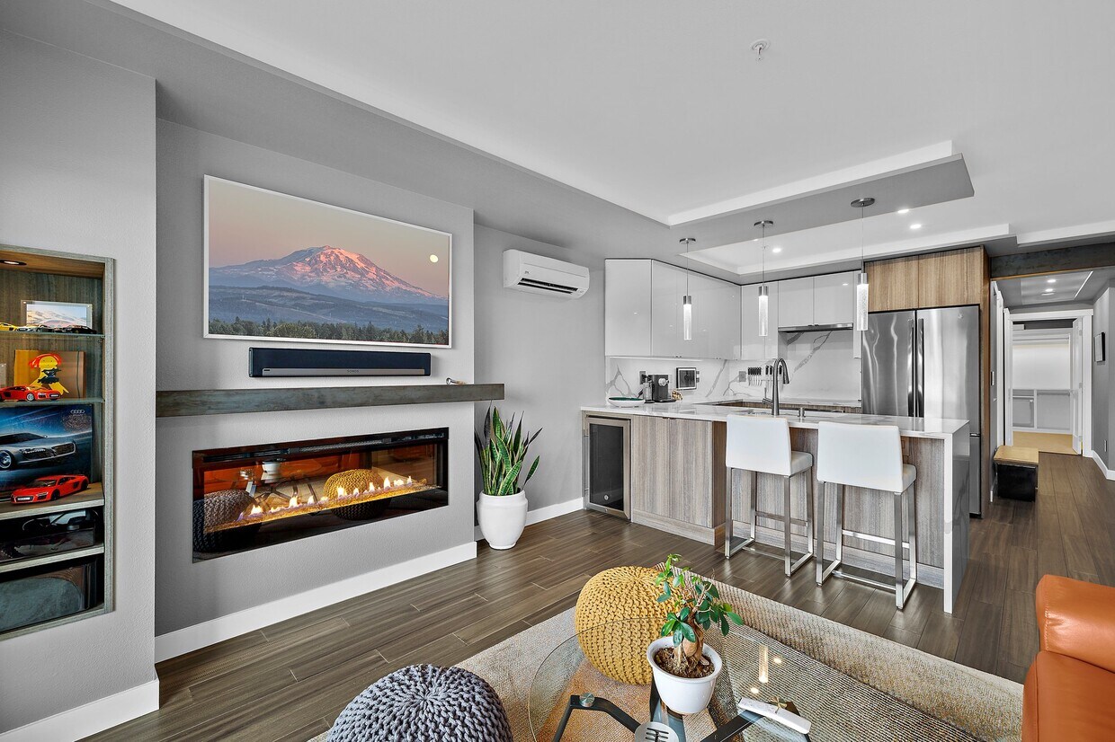 Primary Photo - 1504 Aurora Ave N