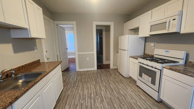 Building Photo - 254 Winthrop Ave