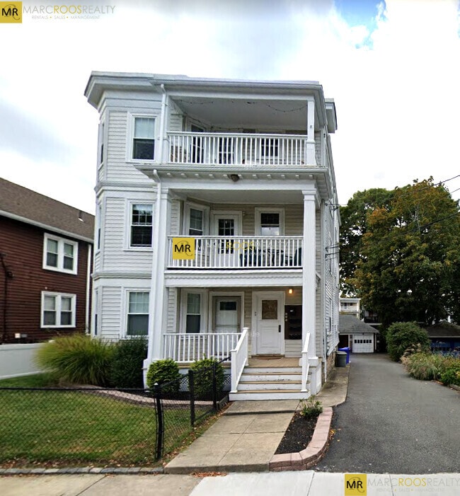 Building Photo - 38 Turner St