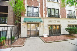 Building Photo - 823 W Wolfram