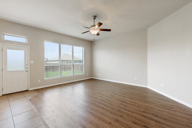 Foto del edificio - 8025 Hawthorn