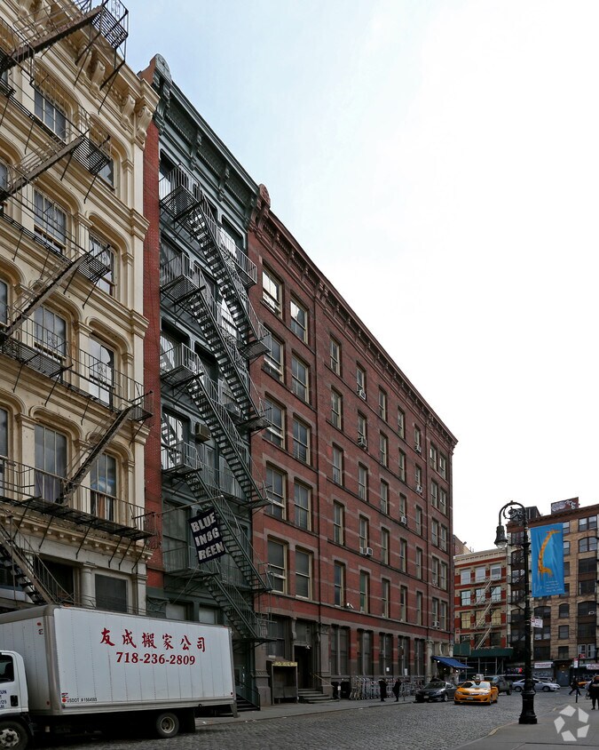 Building Photo - 329-331 Canal St