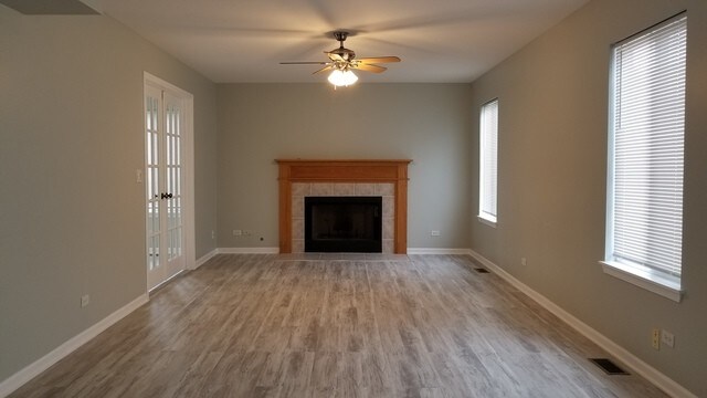 Building Photo - 4074 Heinz Dr