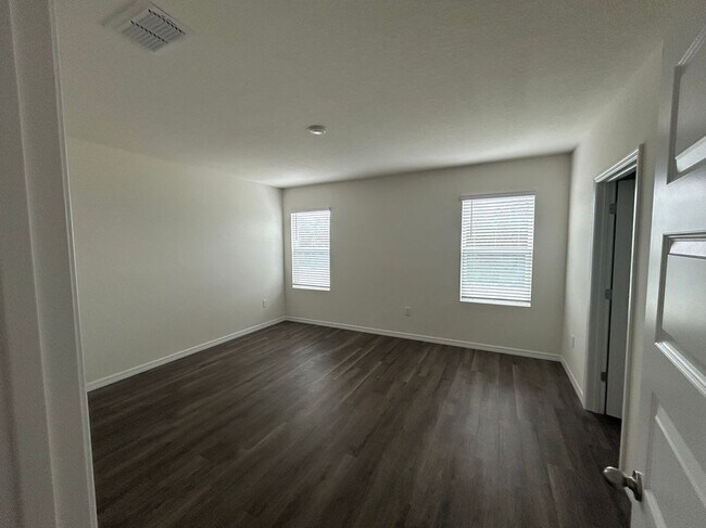 Foto del edificio - 3377 Wakefield Dr