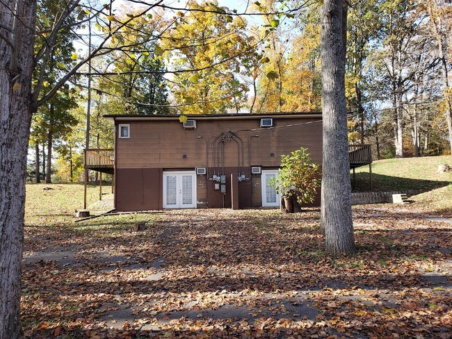 Building Photo - 405 Castle Heights Rd