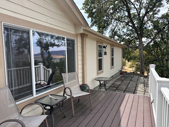 Foto del edificio - 3 Bedrooms | 2 Bath Home in The Dalles, OR