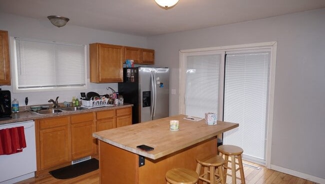 Foto del edificio - 2702 Homestead Rd