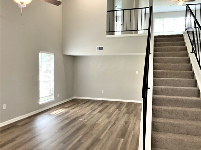 Foto del edificio - 2326 Meade Ct