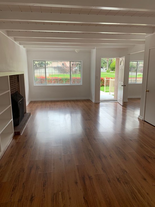 Building Photo - 2844 Scandia Way Carmichael CA 95608