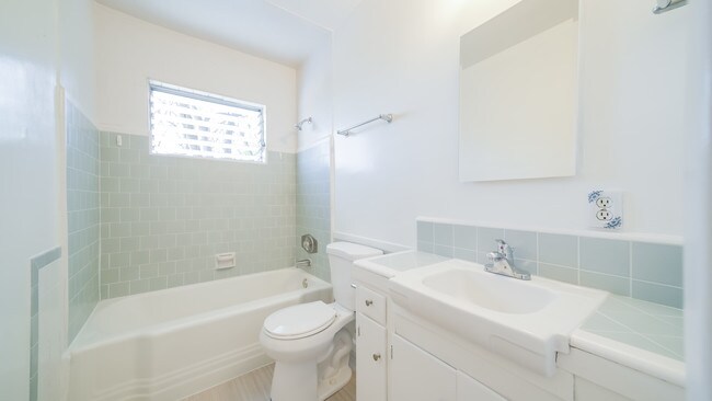 Baño - 3742 Bluff Pl