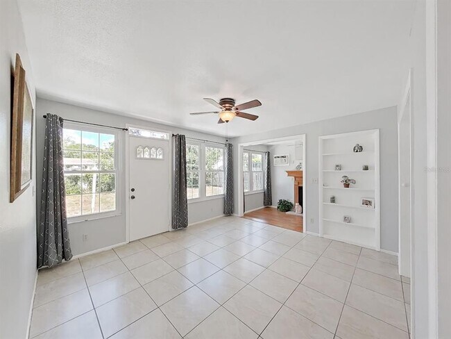 Foto del edificio - 878 Rustic Oaks Dr