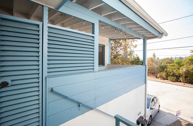 Building Photo - 922 Arroyo Dr