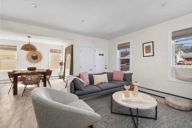 Foto del edificio - 136 Main St