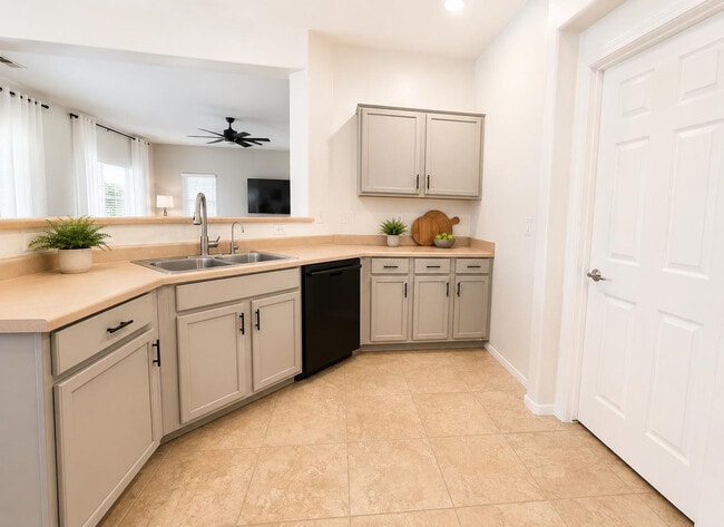 Foto del edificio - 41342 W Capistrano Dr