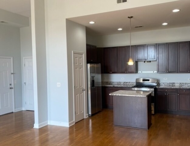 Foto del edificio - 2618 W Diversey Ave