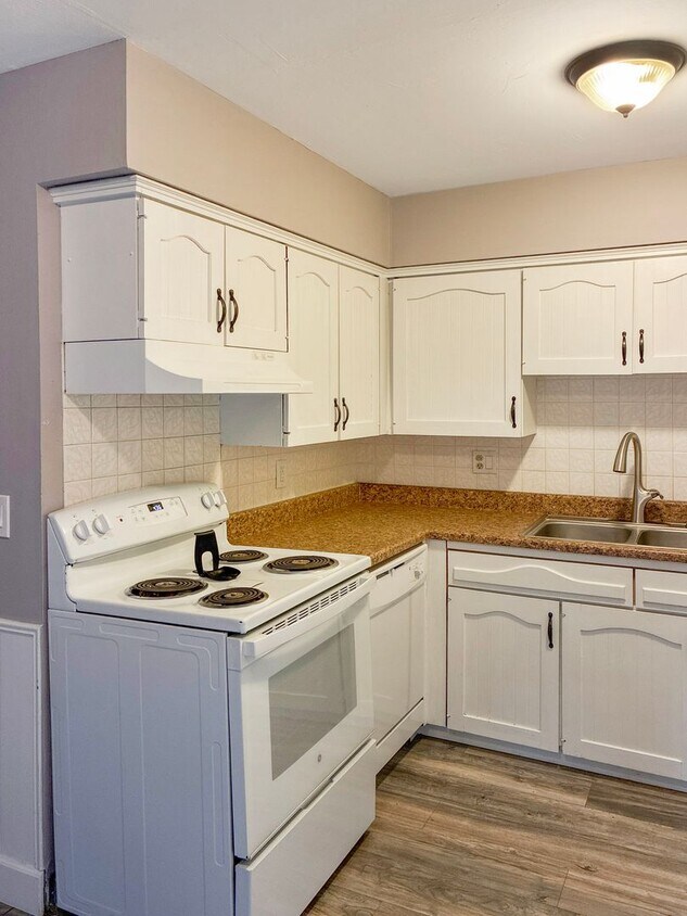 Foto principal - 2bed/2bath heart of Frisco! Year lease unf...