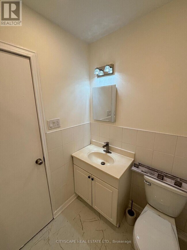 Photo du bâtiment - 116 Guildwood Pkwy