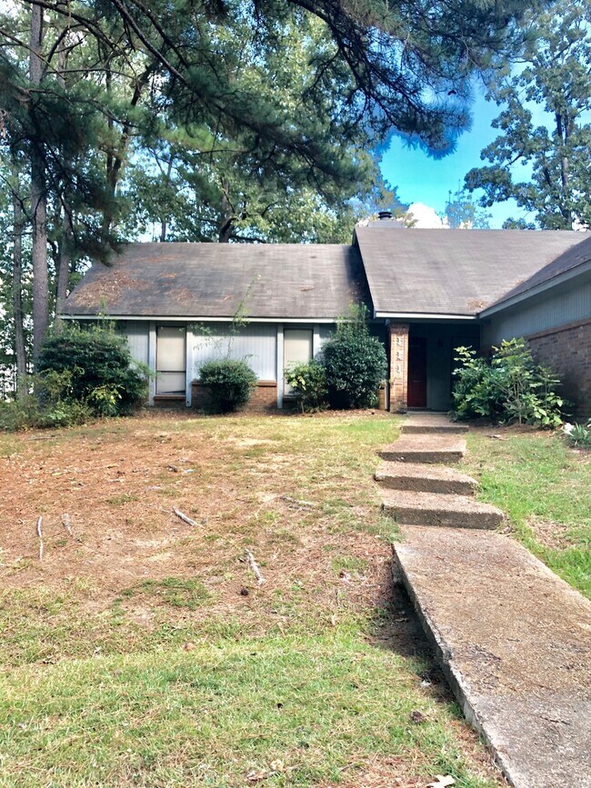 Foto del edificio - 111 Fairfax Cir