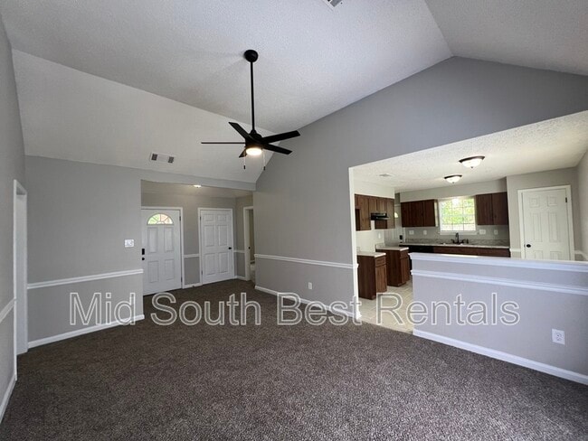 Building Photo - 4642 Pembine Dr