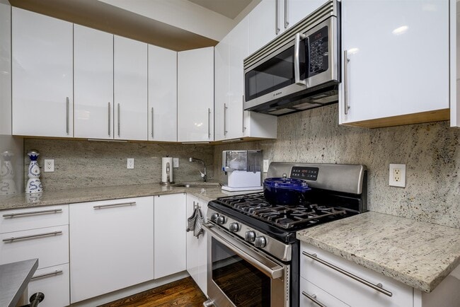 Building Photo - 349 3rd St