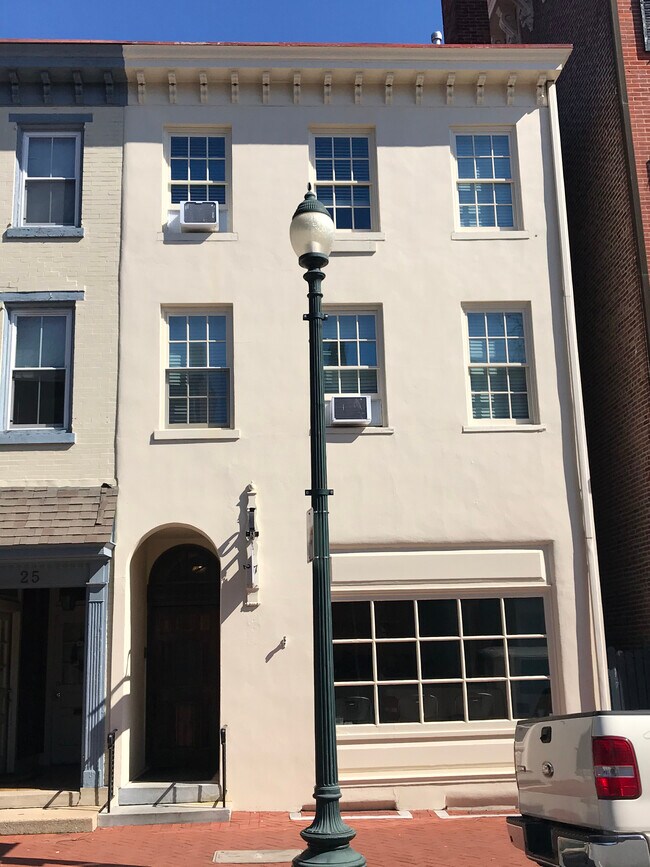 Foto del edificio - 27 S Church St