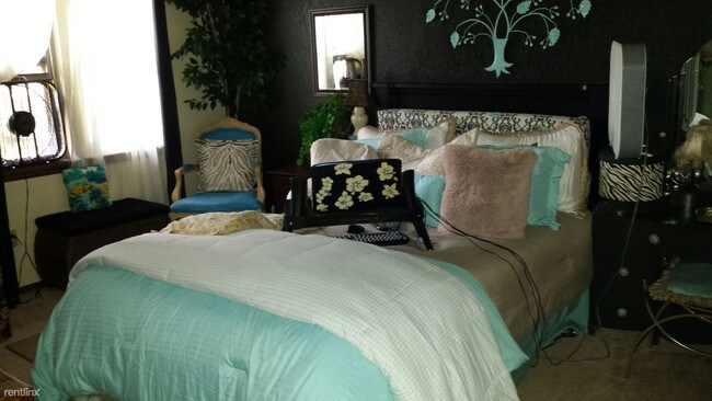 Foto del edificio - 4 br, 2.5 bath House - 8308 Willow Creek Blvd